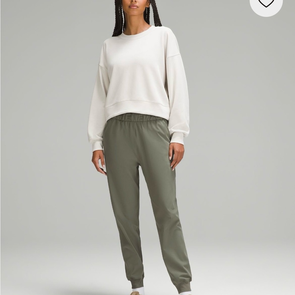 Lululemon Perfectly Oversized Cropped Softstream Sweatshirt in Bone size 4 - Picture 3 of 13